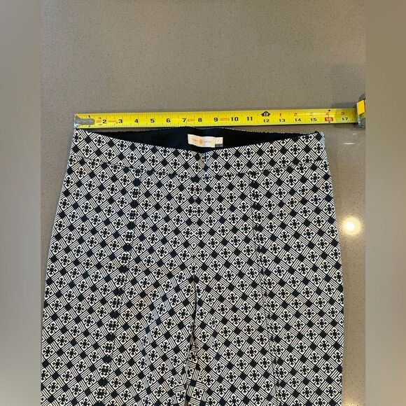 Tory Burch Women's Black & White Geometric Side Zip Ankle Pants Size 4 - Picture 8 of 10
